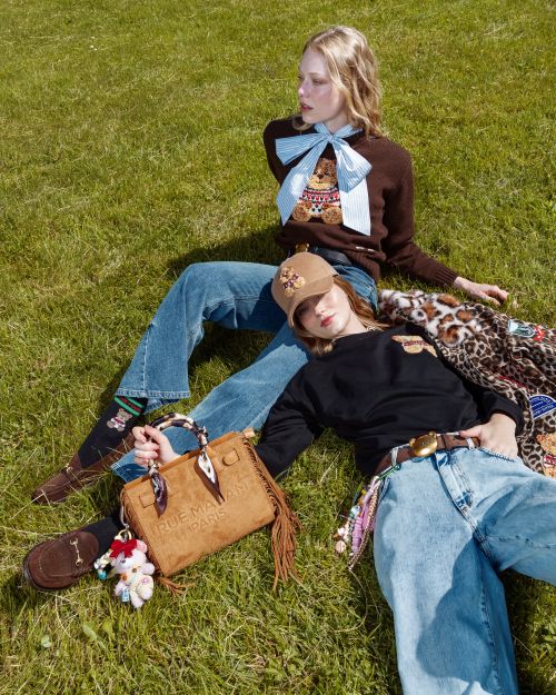 Rue Madam Paris svela Canyon il nuovo pilastro della collezione AI 202627. Dalla versione Maxi Tote alla Pochette, tutti i dettagli della linea di borse che unisce design eclettico e materiali sostenibili.