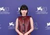 Aju Makita in total look Louis Vuitton al photocall di “Look Back” per il Festival del Cinema di Venezia AJU MAKITA WEARS LOUIS VUITTON TO “LOOK BACK” PHOTOCALL DURING THE 83RD VENICE INTERNATIONAL FILM FESTIVAL