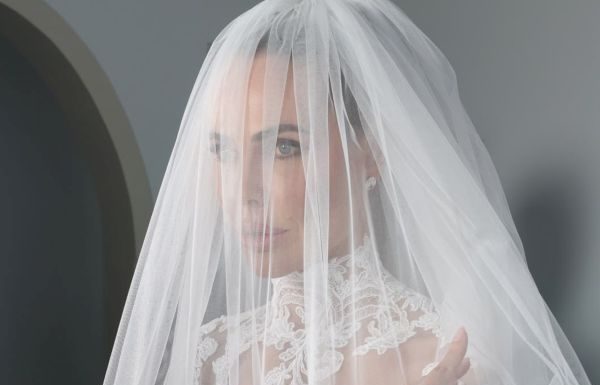 Il sogno romantico di Ilary Blasi firmato Ermanno Scervino Il sogno romantico di Ilary Blasi firmato Ermanno Scervino