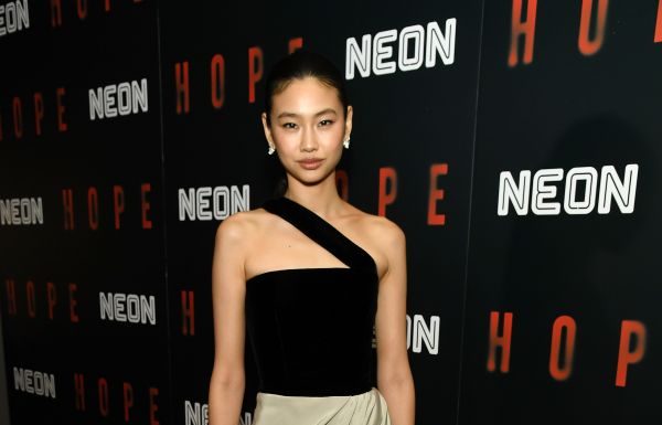 Hoyeon wears custom Louis Vuitton to the “Hope” premiere in New York City Hoyeon wears custom Louis Vuitton to the “Hope” premiere in New York City