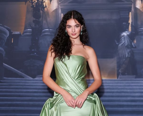 Deva Cassel in Dior for the “Fantôme De L’Opéra” Paris Premiere Deva Cassel in Dior for the “Fantôme De L’Opéra” Paris Premiere