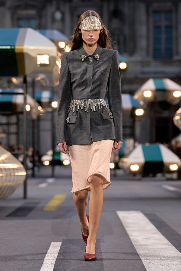 Nicolas Ghesquière presents his Louis Vuitton Spring-Summer 2027 Collection live from Paris.